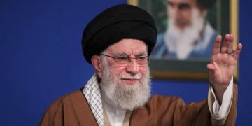 ইসরায়েল যুক্তরাষ্ট্রের শেকলে বাঁধা কুকুর: খামেনি