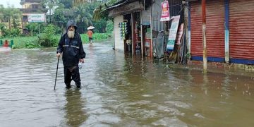 বাড়ছে মুহুরী নদীর পানি নোয়াখালীতে বন্যার শঙ্কা