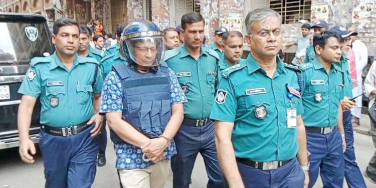 ট্রাইব্যুনালে হাজির সাবেক আইজিপি মামুন