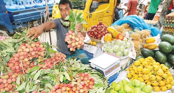 মৌসুমের শেষপ্রান্তে বাড়ছে দেশি ফলের দাম