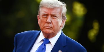 ব্রিকস সদস্যদের ওপর ১০ শতাংশ শুল্কারোপ শিগগিরই: ট্রাম্প