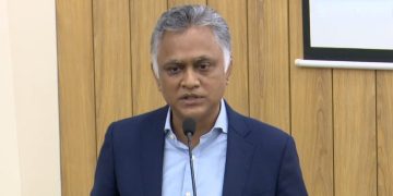 সামাজিক দায়বদ্ধতা নিয়ে কেউ পুঁজিবাজারে আসে না: নাসিম মঞ্জুর