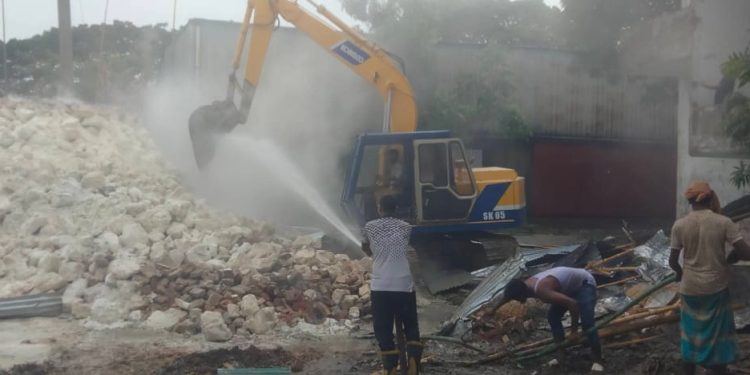 নারায়ণগঞ্জে অবৈধ চুনাভাট্টি গুড়িয়ে দিল তিতাস