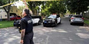 মিনিয়াপোলিসের একটি গির্জায় বন্দুকধারীর গুলিতে ২ শিশু নিহত, আহত ১৭