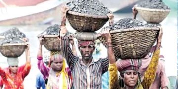 শ্রম আইনে শ্রমিক অধিকার নিশ্চিত হোক