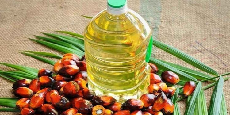 লিটারে ১৯ টাকা কমলো পাম অয়েলের দাম