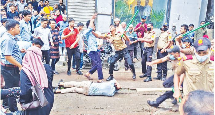 চাকরিচ্যুতদের হামলা : আল-আরাফাহ্ ব্যাংকের কর্মকর্তাসহ আহত ১৫