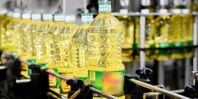 কোম্পানিগুলো বাজারে কৃত্রিম সংকট তৈরি করে তেলের দাম বাড়াচ্ছে