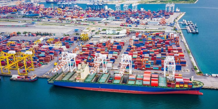 চট্টগ্রাম বন্দরে তিন মাসে কনটেইনার হ্যান্ডলিং ১২% বেড়েছে