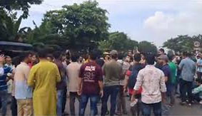 ঢাকা-চট্টগ্রাম মহাসড়ক অবরোধ ইসলামী ব্যাংক কর্মীদের