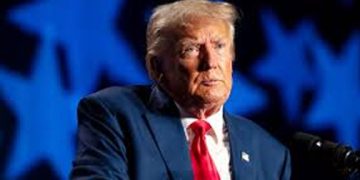 ট্রাম্পের মনোনীত প্রার্থী প্রত্যাহার  স্বস্তিতে অর্থনীতিবিদরা