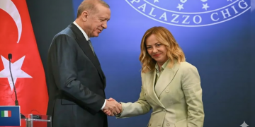 এরদোগান, মেলোনিকে ধূমপান ত্যাগের পরামর্শ দিলেন