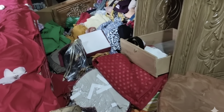 বাসায় ঢুকে হাত-পা বেঁধে ৯ ভরি স্বর্ণ লুট গাজীপুরে