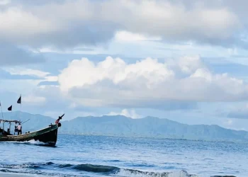 ৭ জেলেকে ধরে নিয়ে গেল আরাকান আর্মি, টেকনাফে উত্তেজনা