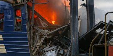 রাশিয়ার ড্রোন হামলা, ইউক্রেনের ট্রেন স্টেশনে