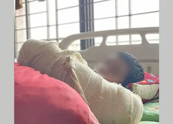 ছাত্রের হাত ভাঙলো শিক্ষকের ‘পিটুনিতে’