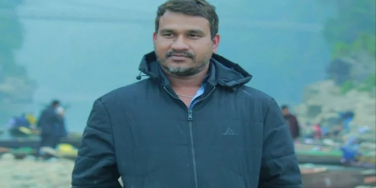 সাদা পাথর লুটের অভিযোগে একজন আটক