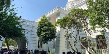 মানবতাবিরোধী অপরাধের মামলায় মৃত্যুদণ্ডপ্রাপ্ত শেখ হাসিনার ভবিষ্যৎ