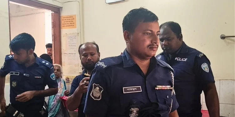 অভিযোগ তদন্তে গিয়ে হামলার শিকার তিন পুলিশ