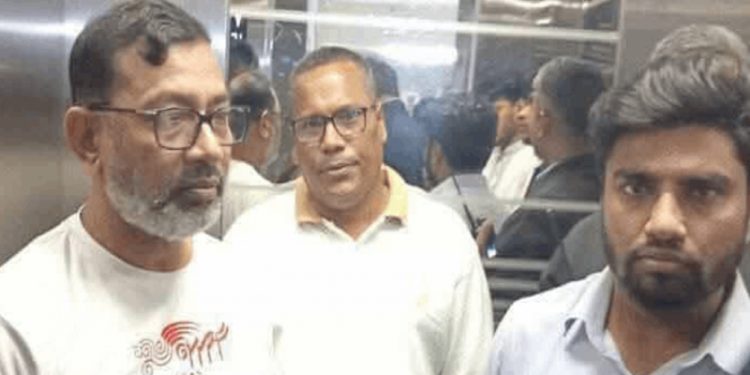 শেখ হাসিনার পক্ষে পোস্ট দেয়ায় ঢাবির ডেপুটি রেজিস্ট্রার আটক