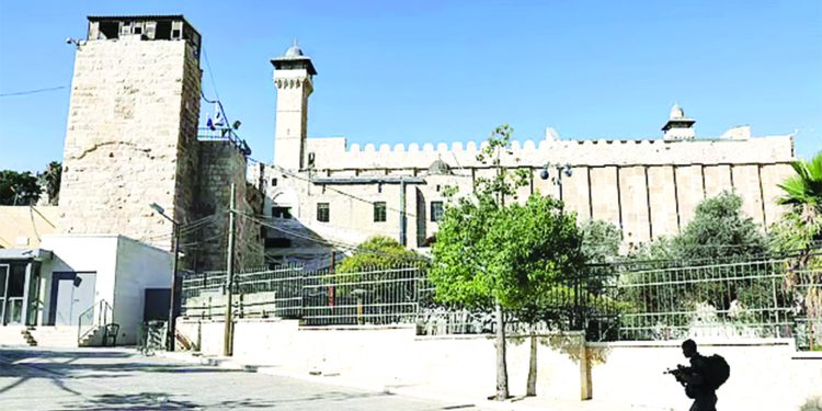 পশ্চিম তীরের ইব্রাহিমি মসজিদে মুসল্লিদের প্রবেশ বন্ধ করে দিয়েছে ইসরায়েল