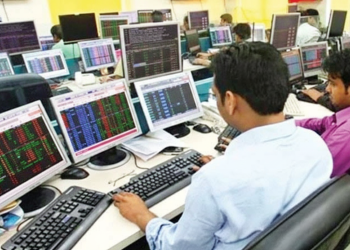 বিদেশিদের ঝোঁক বিক্রির দিকে, চাপ বাড়ছে পুঁজিবাজারে