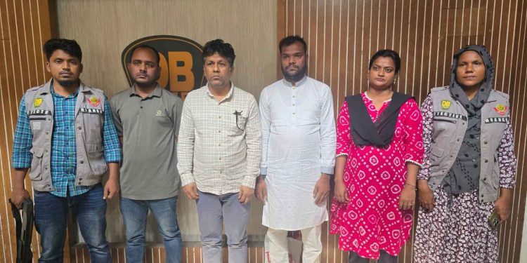 নাশকতার চেষ্টায় রাজধানীতে আটক আ.লীগের ৫ কর্মী