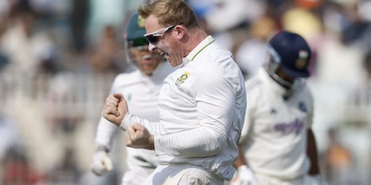 ভারত হারল ৯৩ রানে অলআউট হয়ে