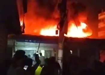 নারায়ণগঞ্জে প্লাস্টিক কারখানায় ভয়াবহ আগুন