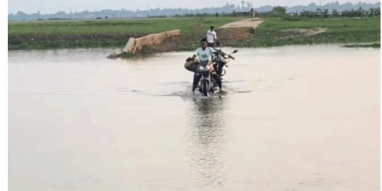 ৪ কোটি টাকা ব্যয়ে সড়ক উন্নয়ন প্রকল্প ঝুলে আছে—দুর্ভোগে নাসিরনগরের হাওরাঞ্চল