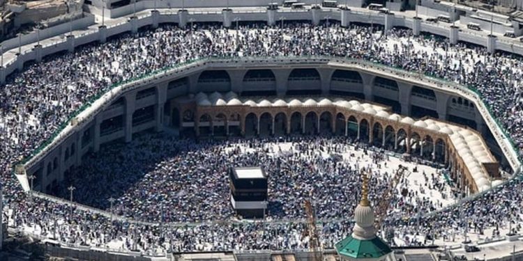 সৌদিতে নতুন নিয়মে হজযাত্রীদের জন্য দুঃসংবাদ