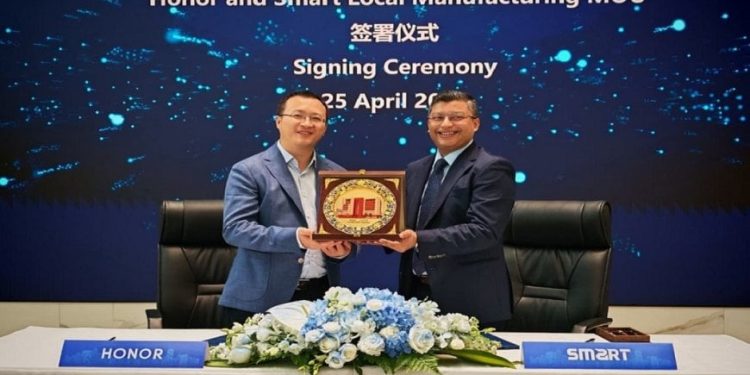 এআই প্রযুক্তি ব্র্যান্ড অনার বাংলাদেশে উৎপাদন শুরু করতে যাচ্ছে