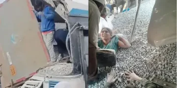 ভারতে ভয়াবহ দুর্ঘটনায় পাথরবোঝাই ট্রাকের সঙ্গে বাসের ধাক্কায় ২০ জনের প্রাণহানি