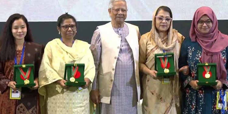 বেগম রোকেয়া পদক পেলেন ৪ নারী