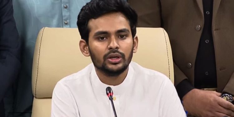 নির্বাচন করার ঘোষণা দিয়ে যে বার্তা দিলেন আসিফ মাহমুদ