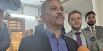 সন্ত্রাসীদের জামিনে প্রধান বিচারপতির কাছে উদ্বেগ আইন উপদেষ্টার