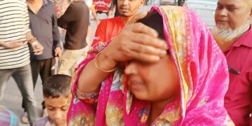 রাজধানীতে কয়েক মিনিটে তিনটি ককটেল বিস্ফোরণ, নারী আহত