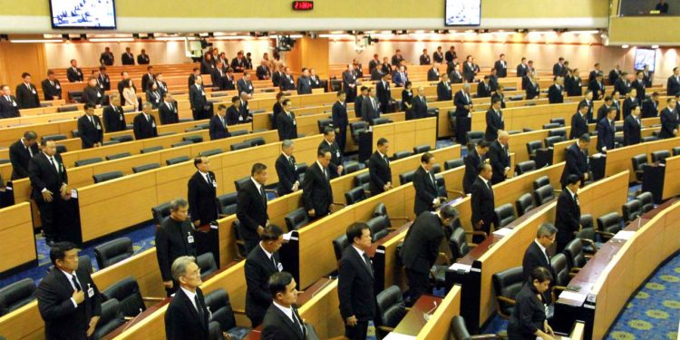 কম্বোডিয়ার সঙ্গে সংঘাতকালেই পার্লামেন্ট ভাঙল থাইল্যান্ড