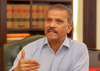 ‘মোবাইল ফোন’ নিয়ে প্রবাসীদের যা বললেন আইন উপদেষ্টা