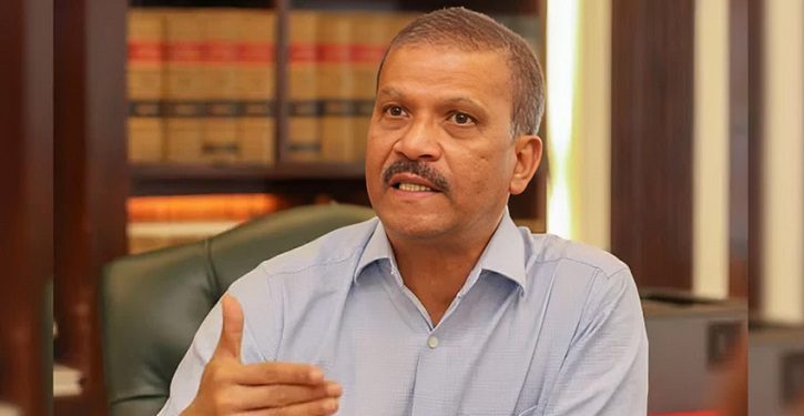 ‘মোবাইল ফোন’ নিয়ে প্রবাসীদের যা বললেন আইন উপদেষ্টা