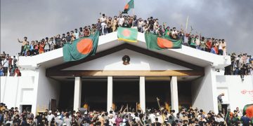 একাত্তর থেকে চব্বিশ: রাজনীতির সেকাল ও একাল