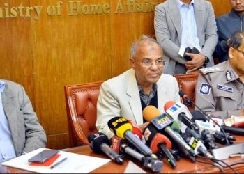 পরিস্থিতি স্বাভাবিক রাখতে সব বাহিনীকে সক্রিয়ভাবে কাজ করার নির্দেশ স্বরাষ্ট্র উপদেষ্টার