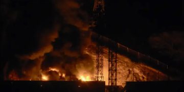 যুক্তরাষ্ট্রের হামলায় ভেনেজুয়েলায় ৪০ জন নিহত