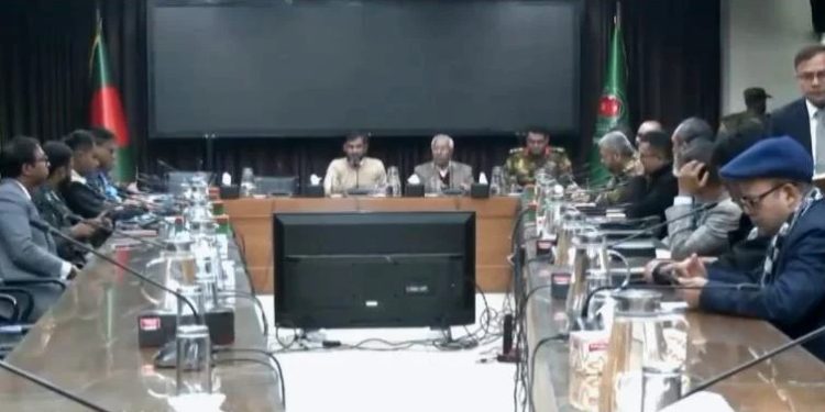 গণভোটকে সামনে রেখে আইনশৃঙ্খলা রক্ষাকারী বাহিনীর সঙ্গে নির্বাচন কমিশনের বৈঠক