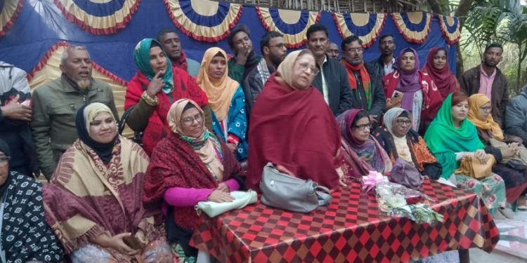 মির্জা ফখরুলের জন্য ধানের শীষে ভোট চাইলেন স্ত্রী রাহাত আরা