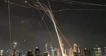 মার্কিন ও ইসরায়েলি হামলার পর ইরানের পাল্টা জবাব