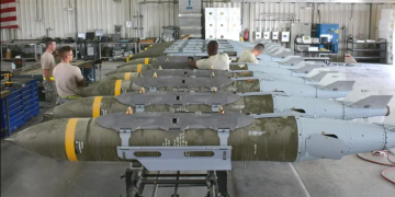 ইরানের ইসফাহানে মার্কিন হামলা, ব্যবহৃত হয়েছে বাঙ্কার-ব্লাস্টার বোমা