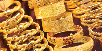 ৬ মার্চ ২০২৬: ২২ ক্যারেট স্বর্ণের ভরি কত? সোনার দামে বড় পতনে স্বস্তি ক্রেতাদের