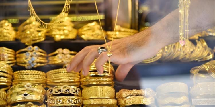 মধ্যপ্রাচ্য সংকটে সোনা আরও দামী! নিরাপদ বিনিয়োগে ঝুঁকছেন বিনিয়োগকারীরা
