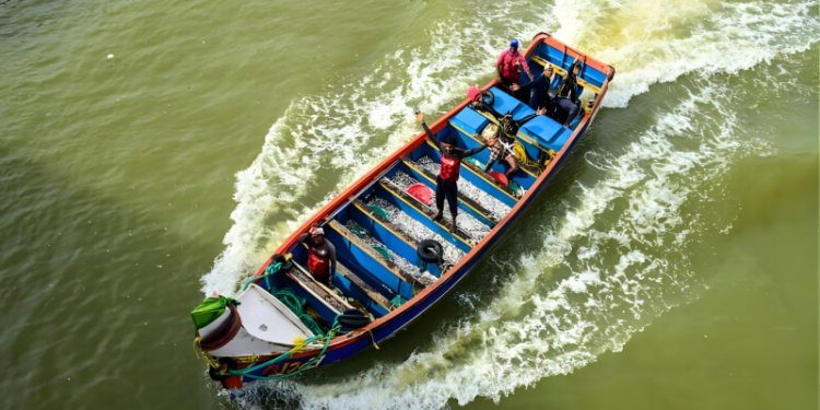 সমুদ্রে মাছ ধরায় নতুন প্রযুক্তি—জিপিএস বদলে দিল মৎস্যজীবীদের জীবন